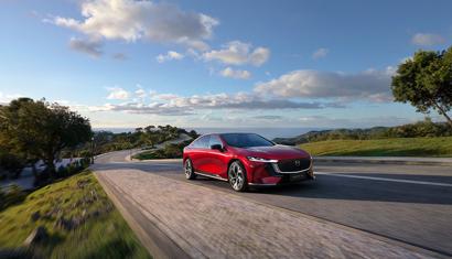 MAZDA6E câștigă premiul WORLD CAR DESIGN OF THE YEAR 2026