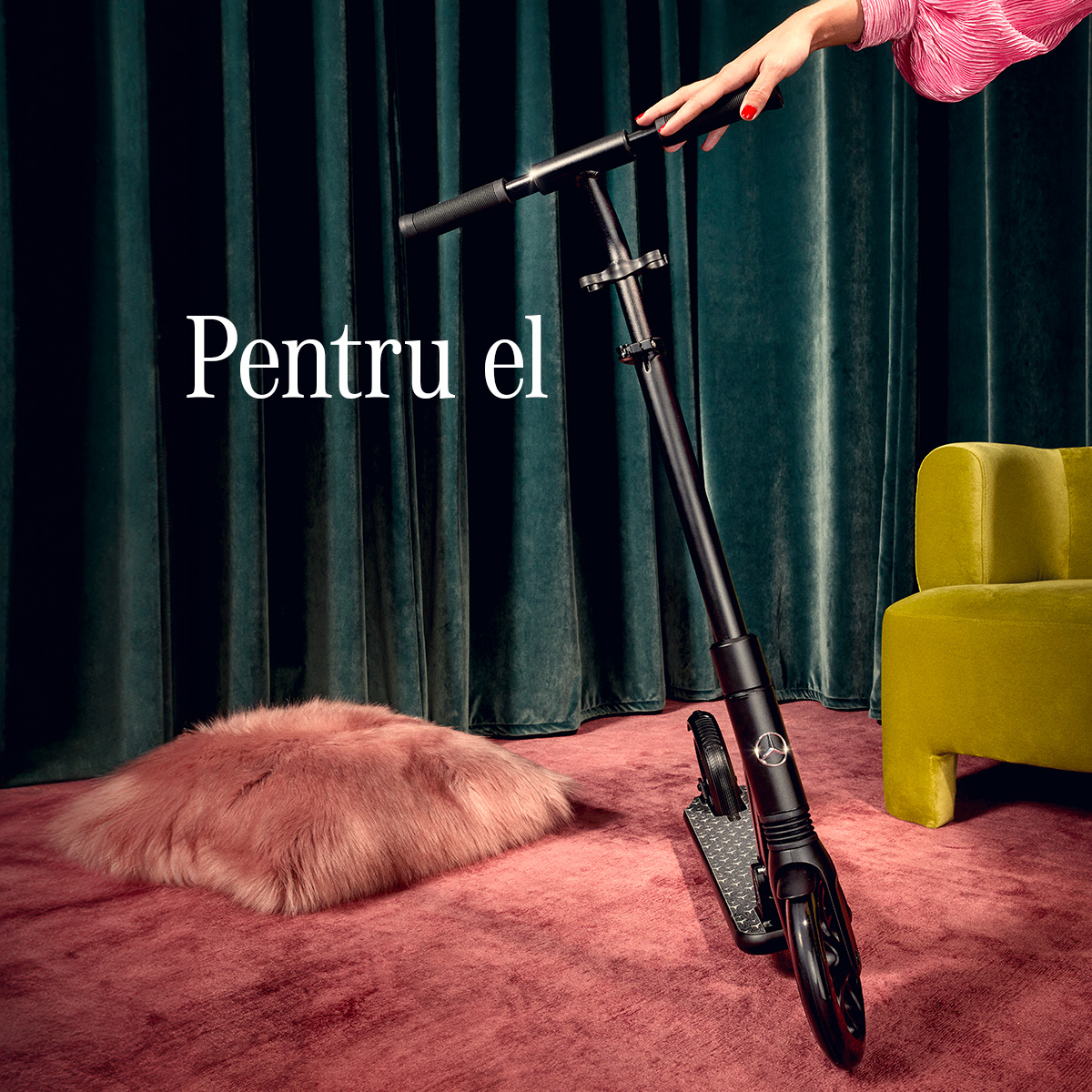 501379_MBAS_24033_TMX_Xmas_Carousel_1200x1200_RO_v1 3 1